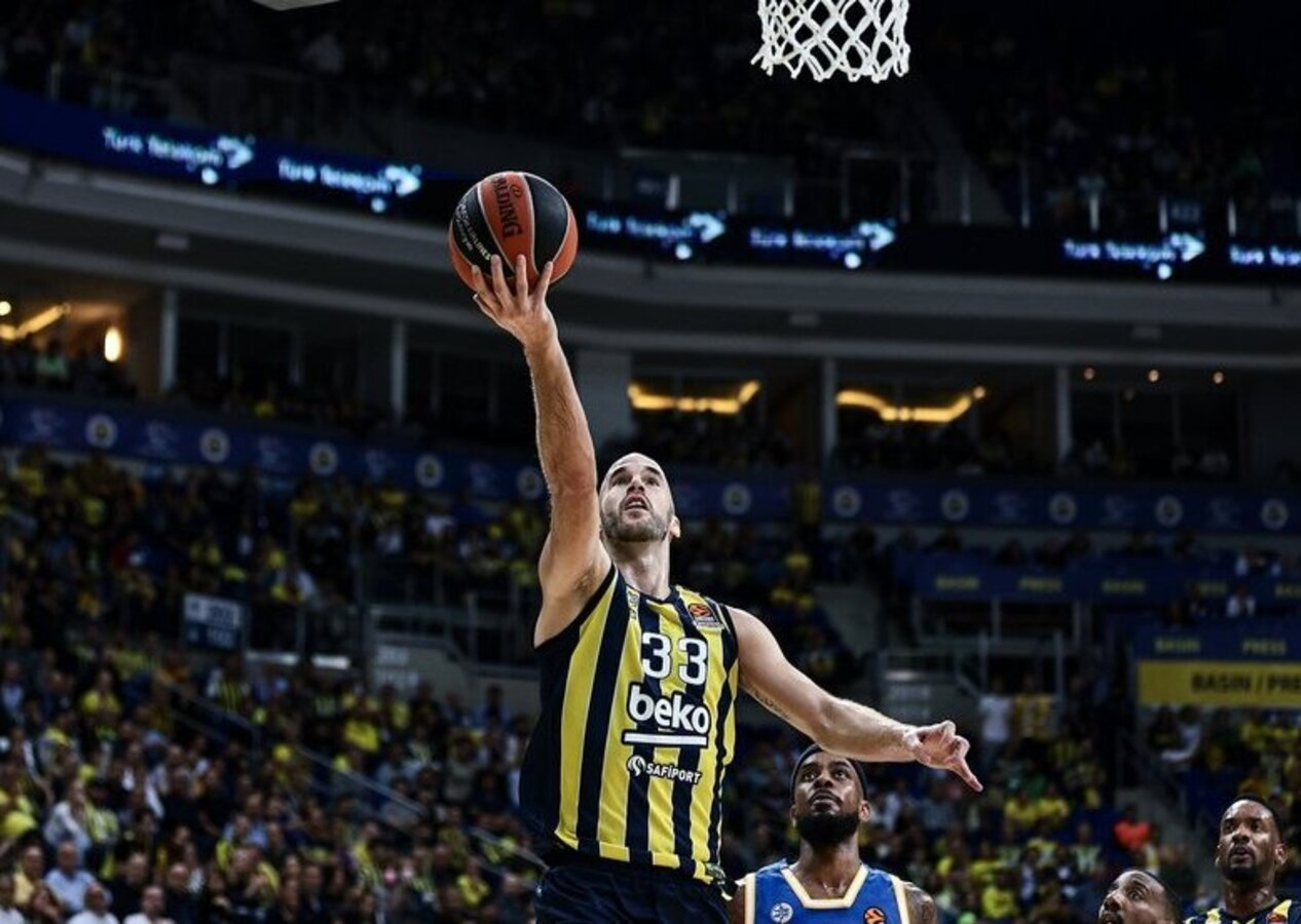 Fenerbahçe Beko kayıpsız devam ediyor! Maccabi Tel Aviv'i 86-71 mağlup etti