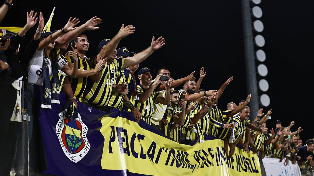 Fenerbahçe taraftarının barış çağrısına AEK Larnaca tribününden skandal pankartla yanıt geldi