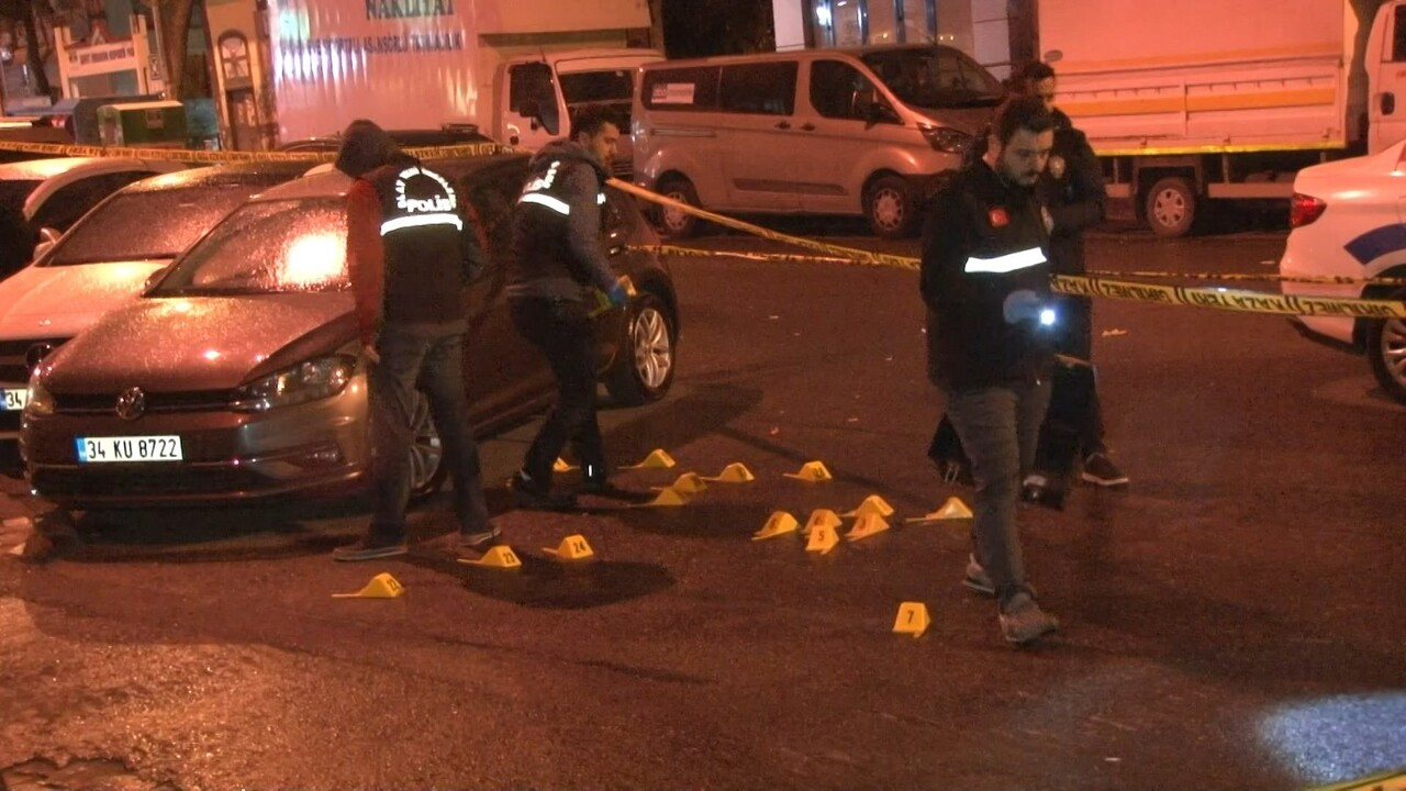 Bahçelievler’de uzun namlulu silahlarla saldırı! 1’i ağır 5 kişi yaralandı...