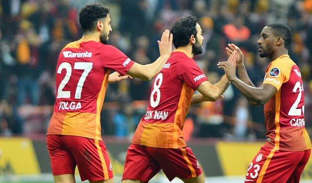 Galatasaray 90'da güldü...