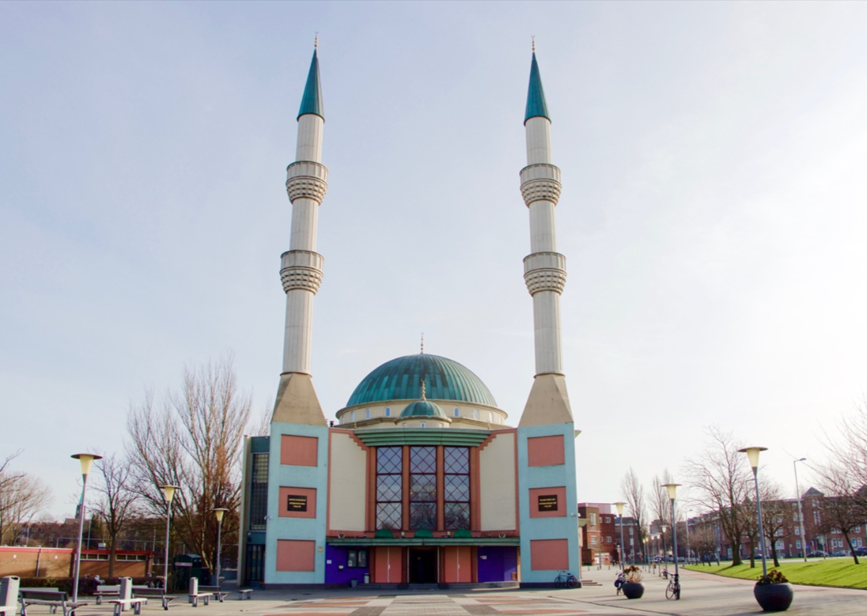 Hollanda’da camiler baskı altında! Hedef gösteriliyorlar...