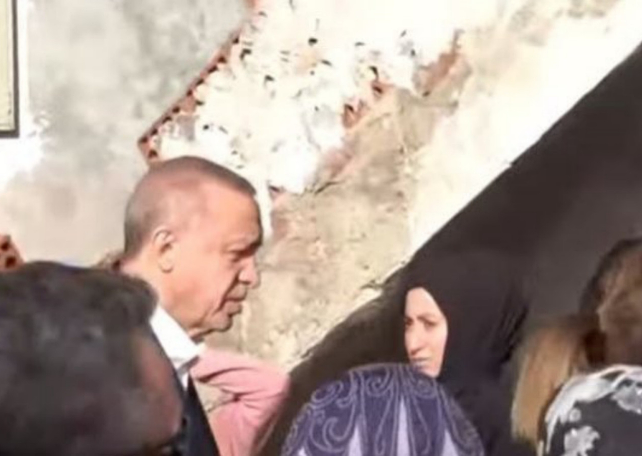 Cumhurbaşkanı Erdoğan maden şehidi Selçuk Ayvaz'ın ailesine taziye ziyaretinde bulundu