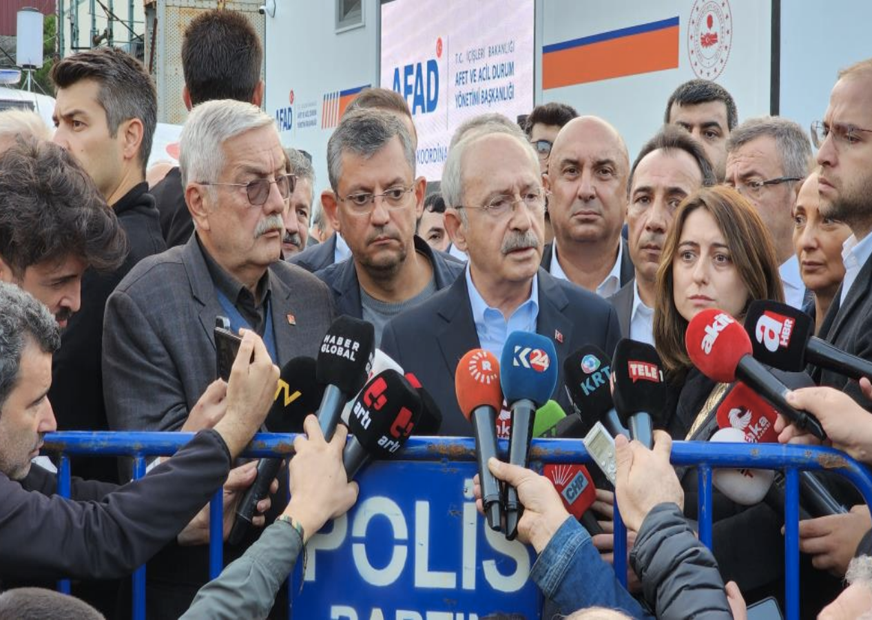 CHP lideri Kemal Kılıçdaroğlu'ndan hayatını kaybeden madencilerin ailelerine baş sağlığı