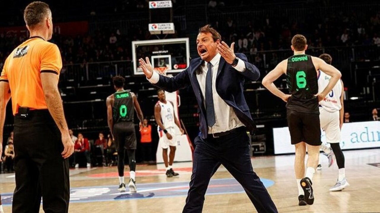 Anadolu Efes - Darüşşafaka maçında gerginlik! Koç Ergin Ataman oyundan atıldı...