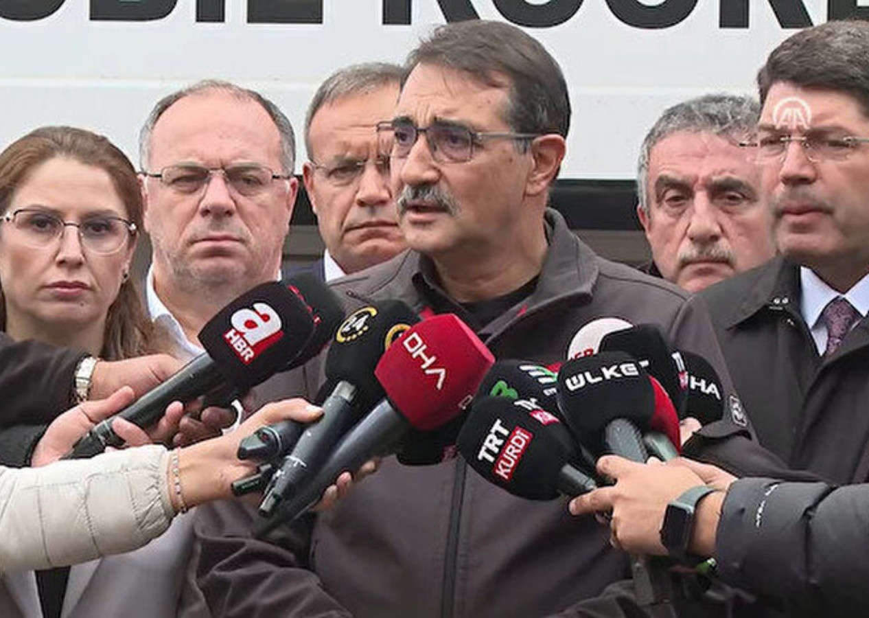 Bakan Dönmez: Madendeki yangın büyük oranda kontrol altına alındı! Üretim faaliyeti tamamen durduruldu!