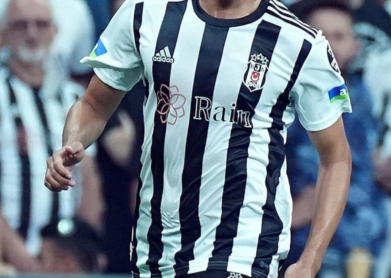 Beşiktaş - Trabzonspor derbisinde şok sakatlık! Oyuna devam edemedi...