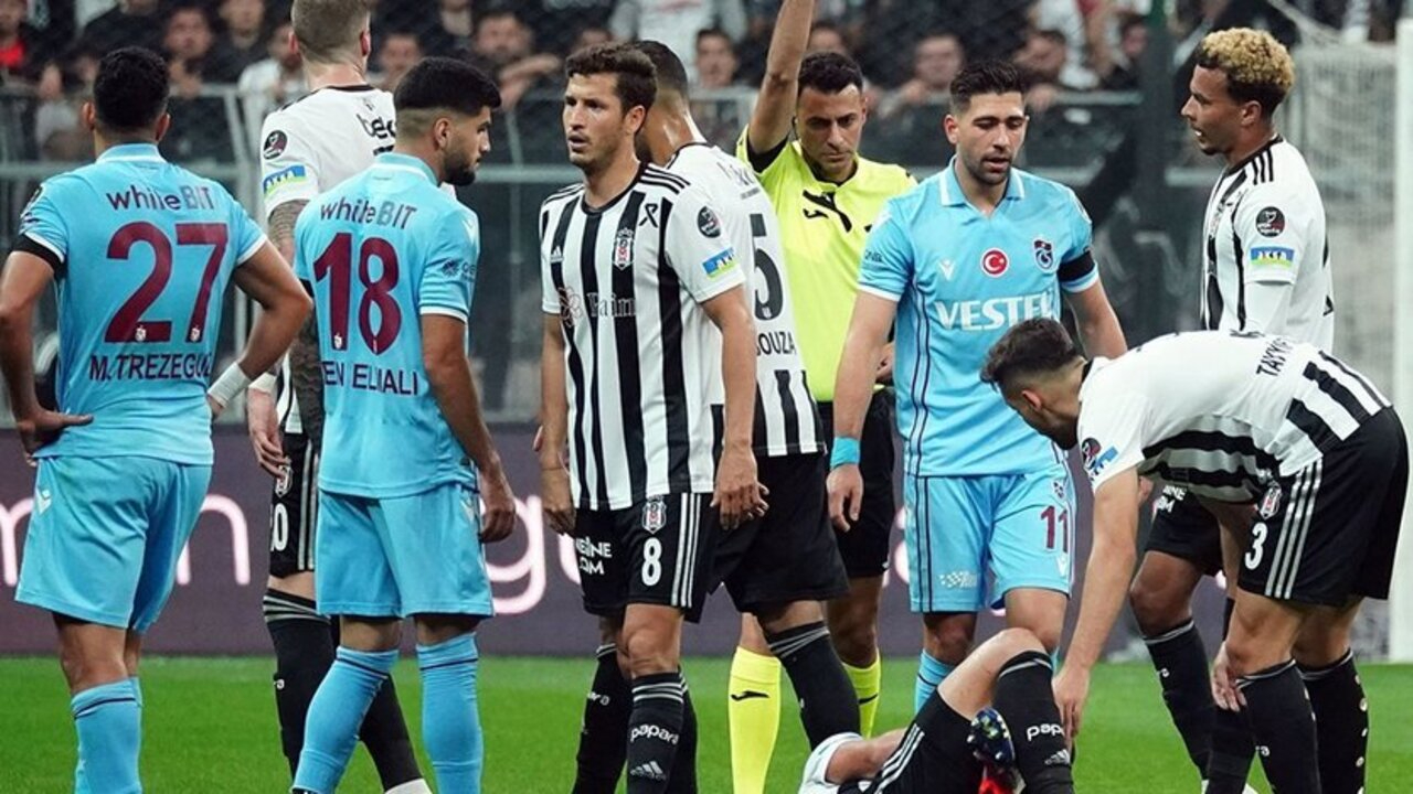 Derbi sonrası Beşiktaş'a kötü haber! 10 gün sahalardan uzak kalacak...