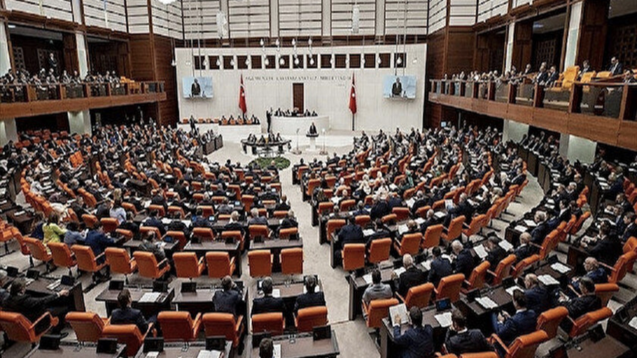 Lübnan Tezkeresi'nin süresi bir yıl daha uzatıldı