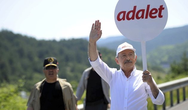 Kılıçdaroğlu yürüyüşünde, CHP mağdurları İzmir'de adaletin arayışında!