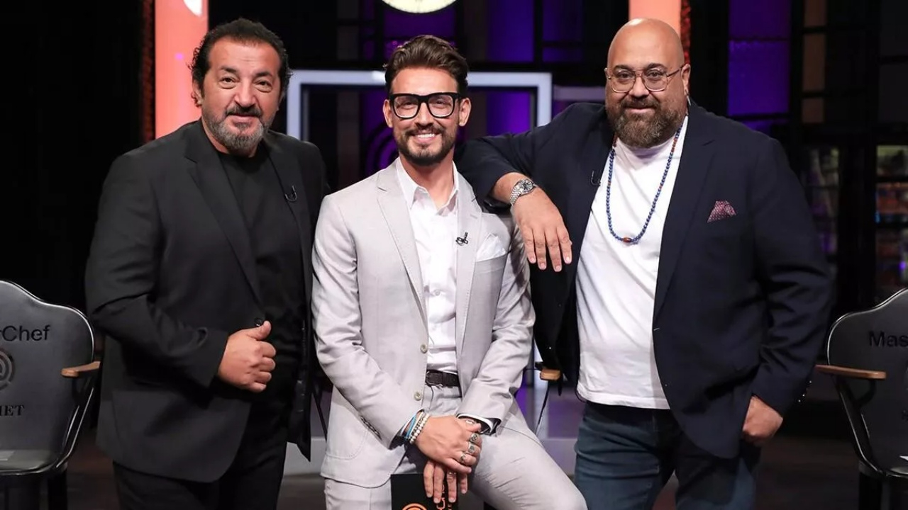 Somer Şef Bu Kez Babaanne Perdesi Giydi! MasterChef Jürisi Somer Sivrioğlu Yeni Kombiniyle Yine Şaşırttı!