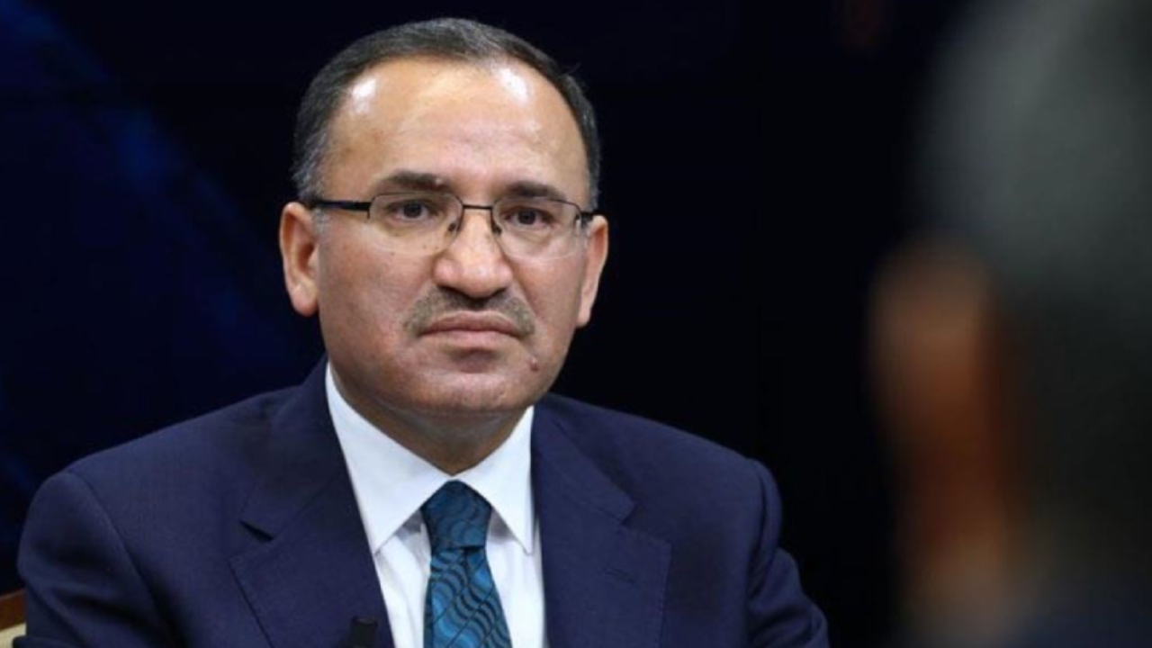 Bakan Bozdağ: Asıl kınanacak, Bakan’ın Kur’an okumasından rahatsız olandır