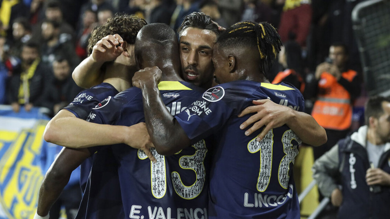 Süper Lig'in en çok konuşulan takımı Fenerbahçe