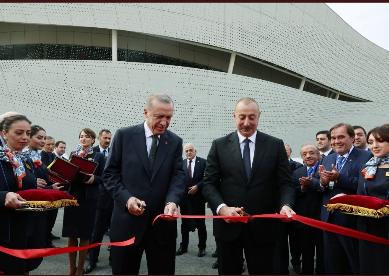 Zengilan Havalimanı açılışına damga vuran anlar! Erdoğan ile Aliyev arasında gülümseten 'makas' diyaloğu...