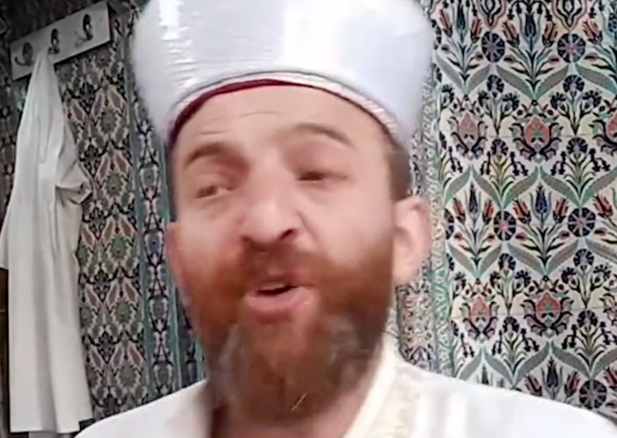 Rizeli vatandaş cami beğenmeyen imamlara isyan etti