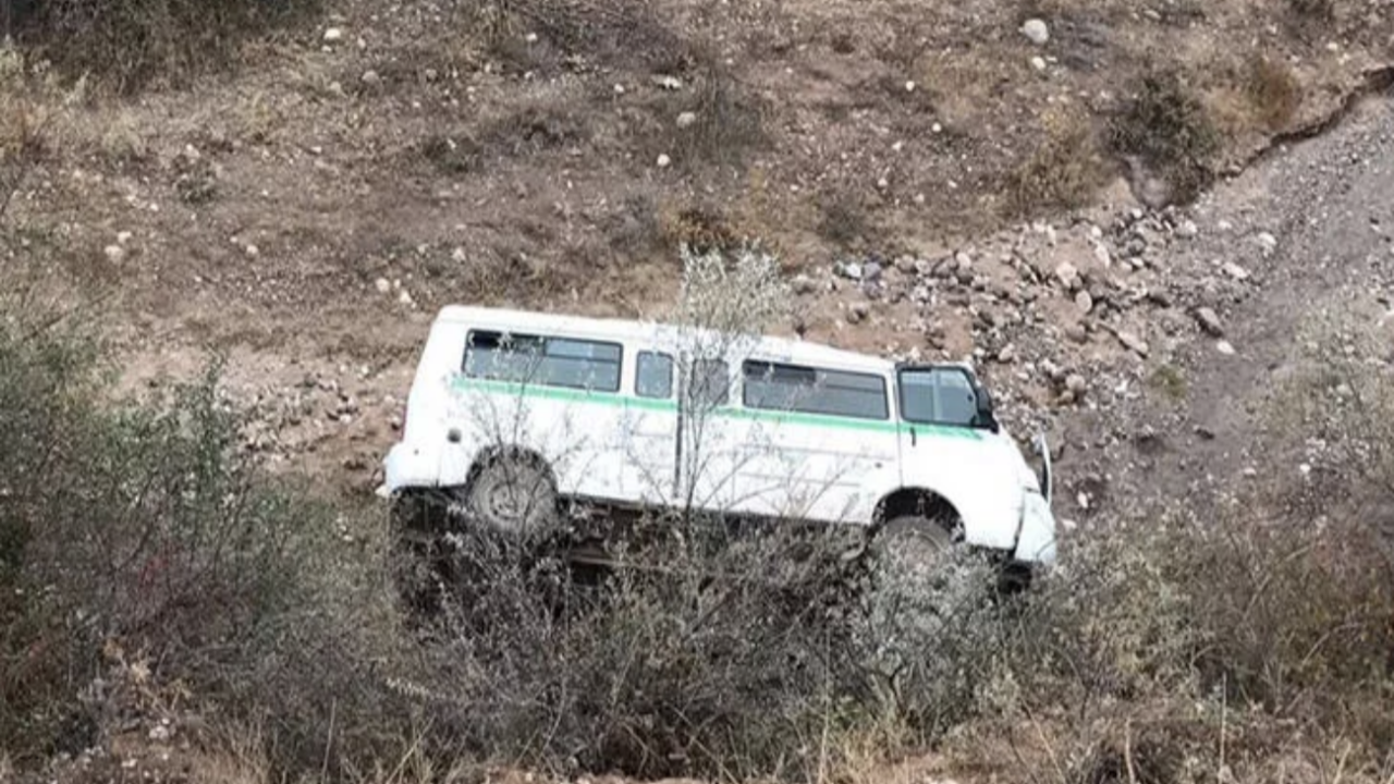 Öğrenci servisi devrildi: Çok sayıda yaralı var