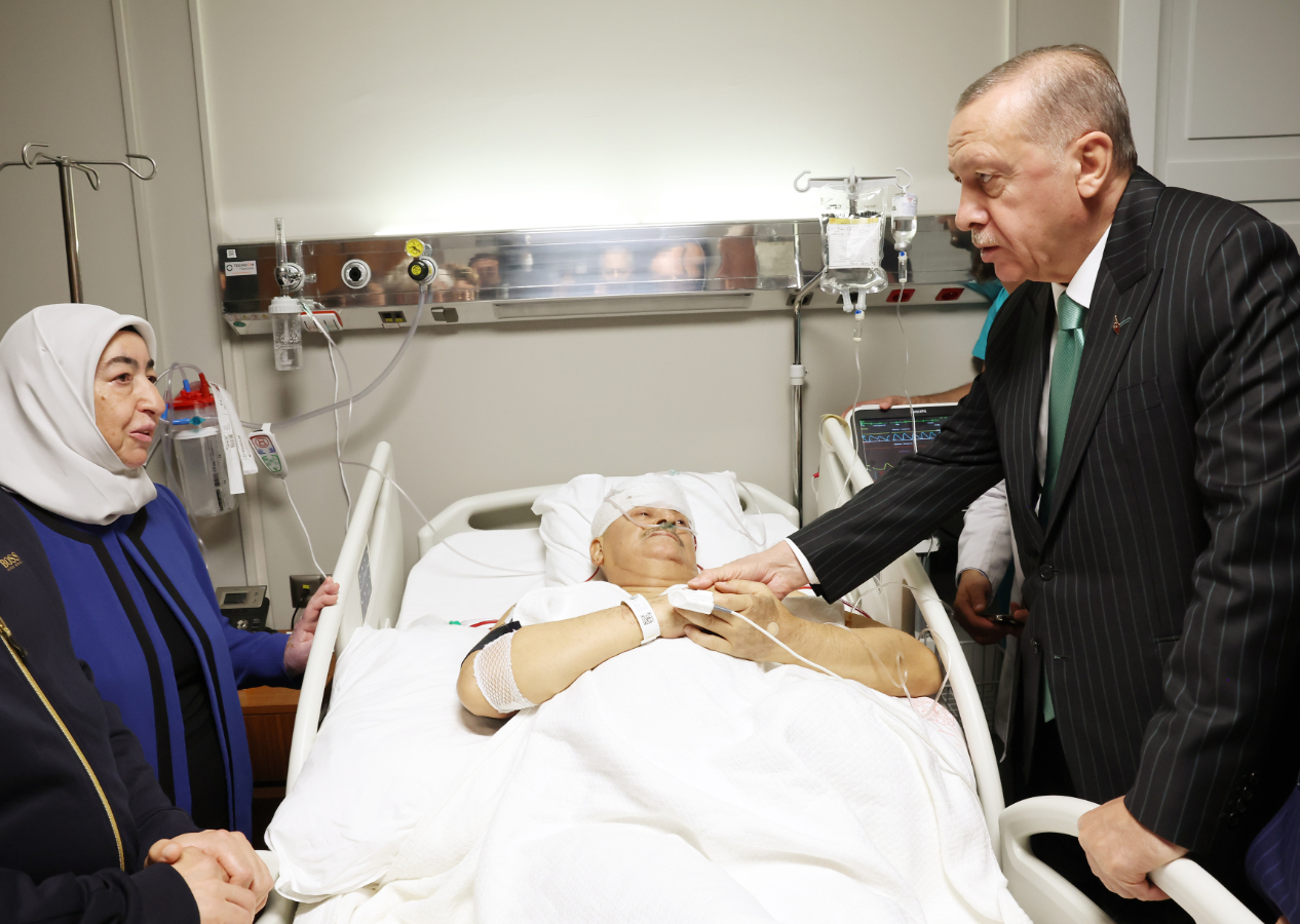 Cumhurbaşkanı Erdoğan, trafik kazası geçiren Yıldırım'ı ziyaret etti