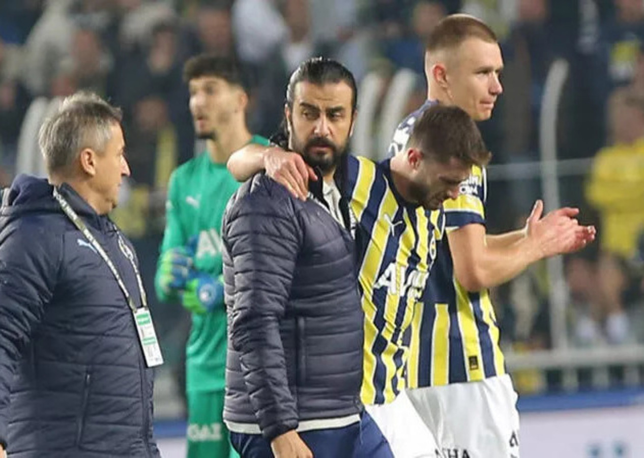 Fenerbahçe'de İsmail Yüksek şoku! Yardımla stattan ayrıldı...
