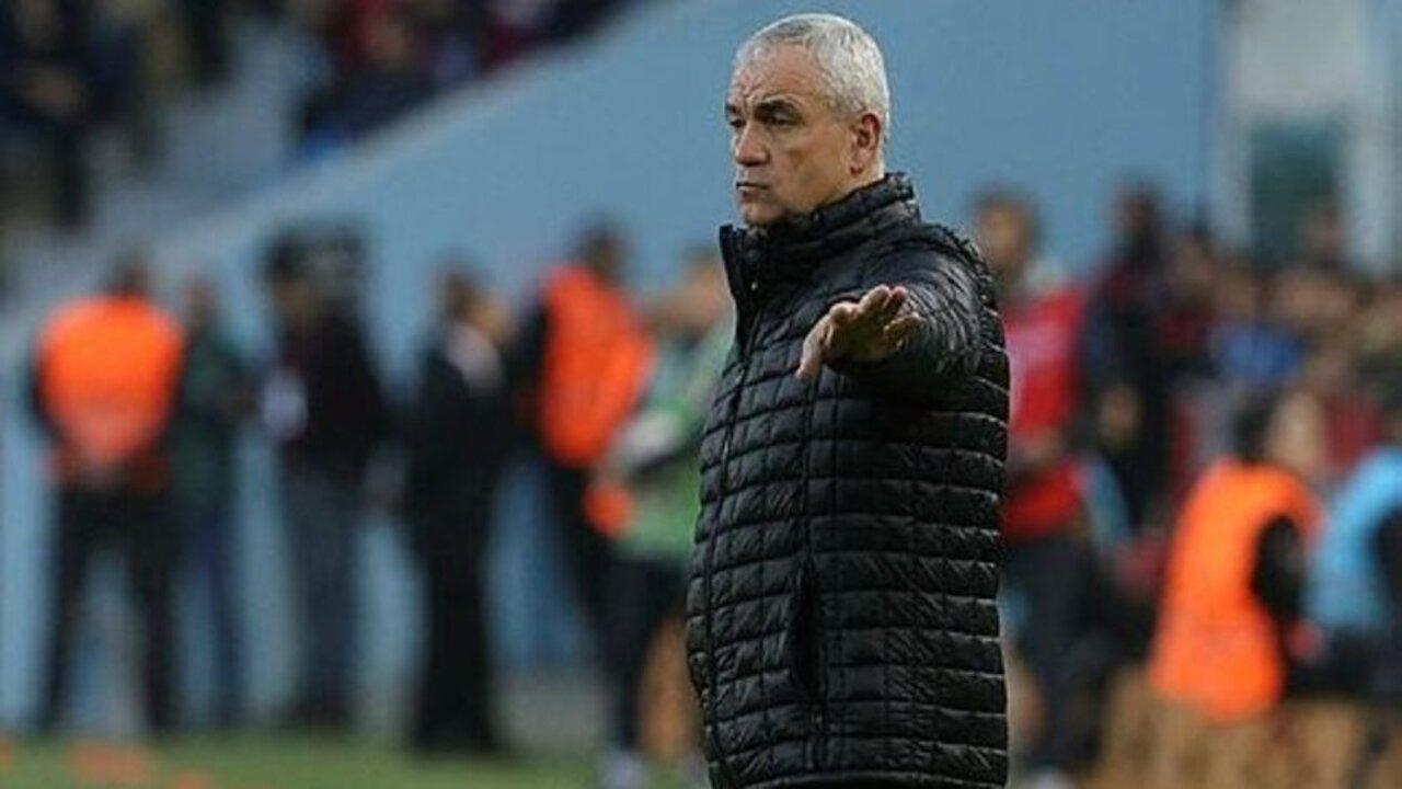 Sivasspor Teknik Direktörü Rıza Çalımbay Trabzonspor mağlubiyetini sonrası konuştu: Böyle gol yerseniz...