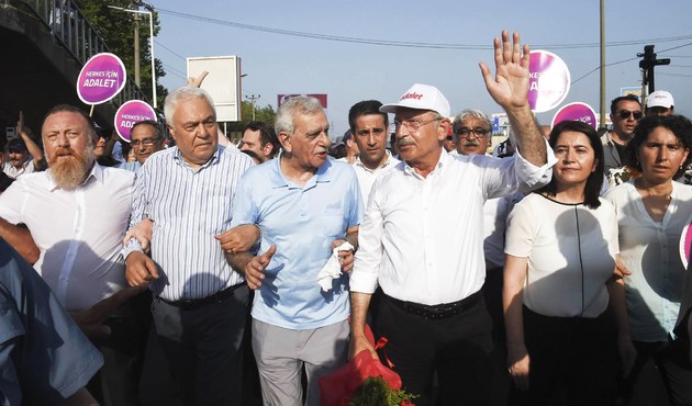 En sonunda CHP yönetimi HDP/PKK'ya kavuştu...