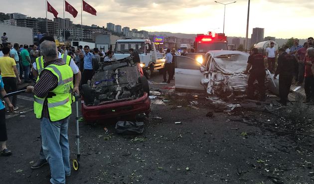 Trabzon'da feci kaza: 3 Ölü, 8 Yaralı...