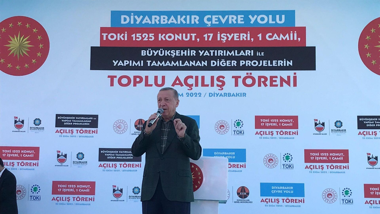 Dikkat çeken pankart! 6'lı masaya Diyarbakır'dan mesaj