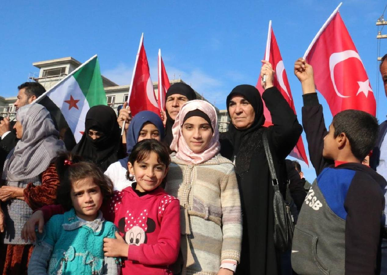 Türkiye Suriyelileri zorla gönderiyor!
