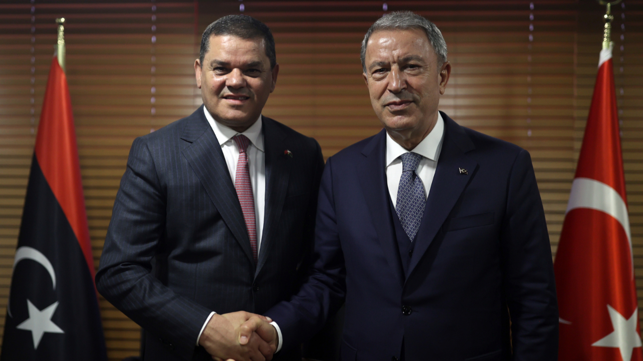 Bakan Akar, mevkidaşları Dibeybe ve Hasanov ile görüştü