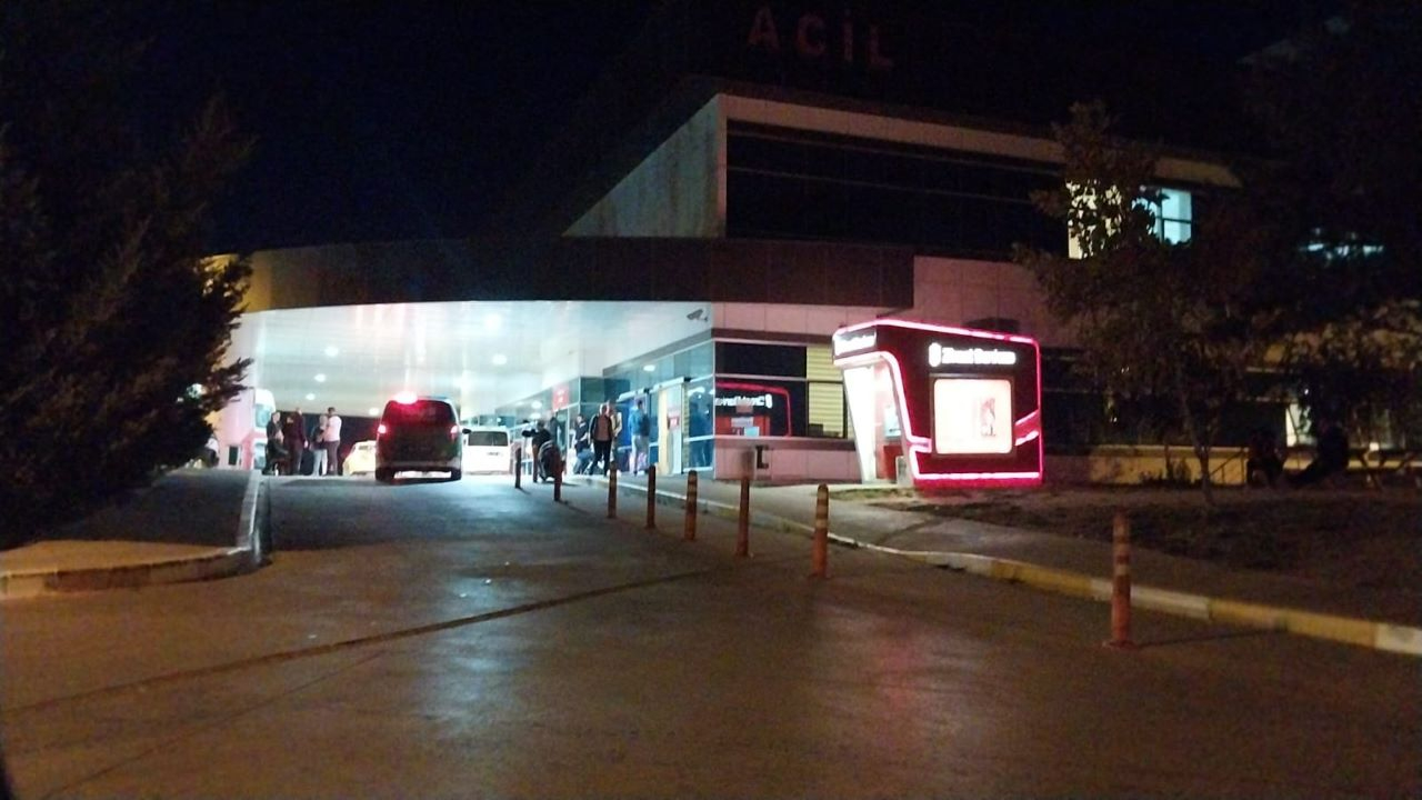 Uzaklaştırma kararı bulunan kocası tarafından öldürüldü; kızları balkondan atladı