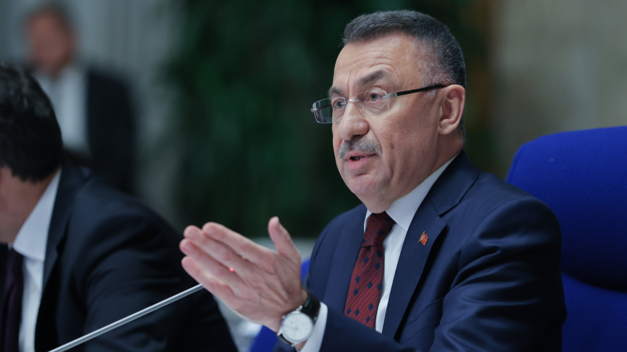 Oktay: Terörle arasına mesafe koyamayan sonucuna katlanır