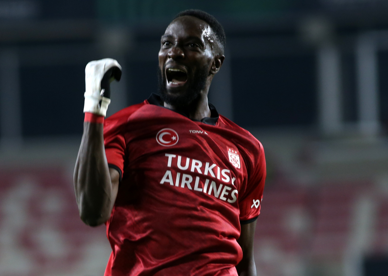 Sivasspor gruptan çıkmayı garantiledi!