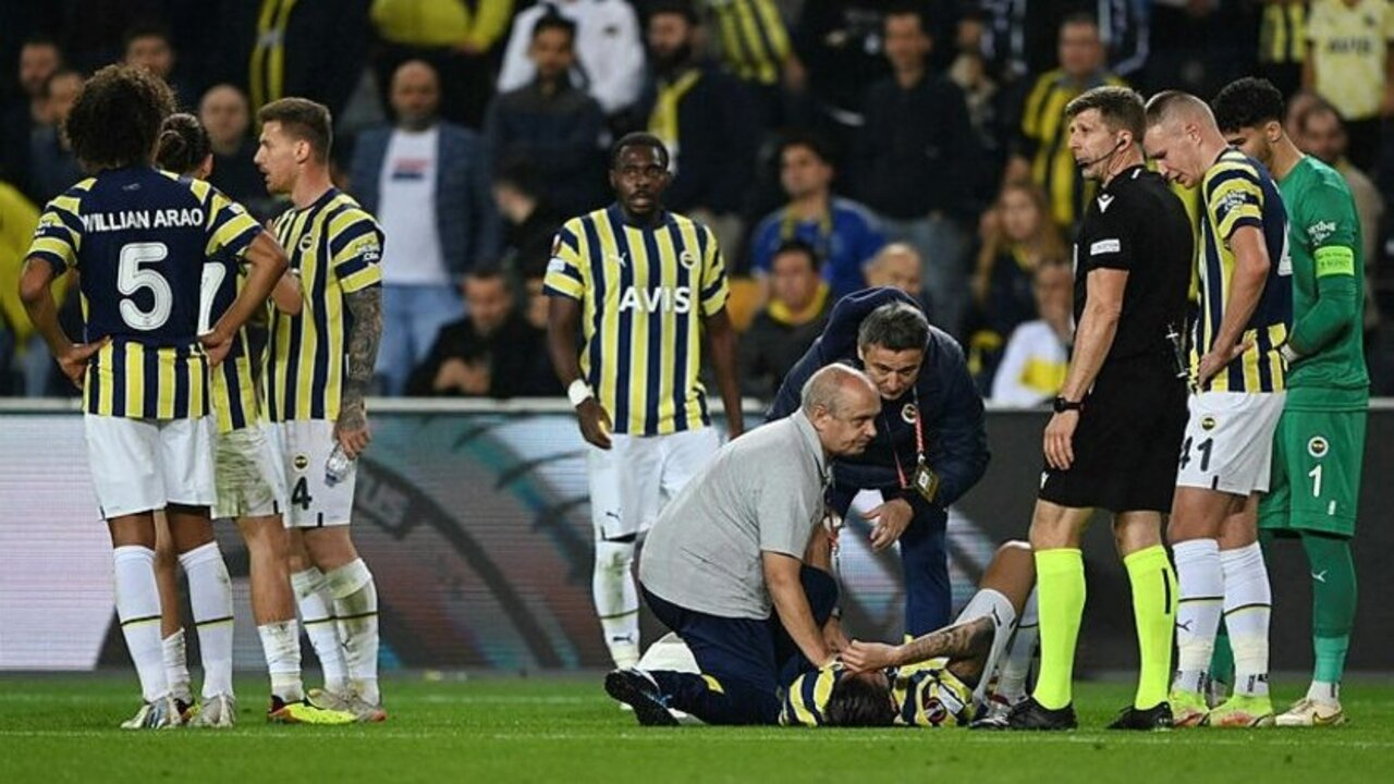 Fenerbahçe'ye Rennes maçında sakatlık şoku! Brezilyalı stoper oyuna devam edemedi...