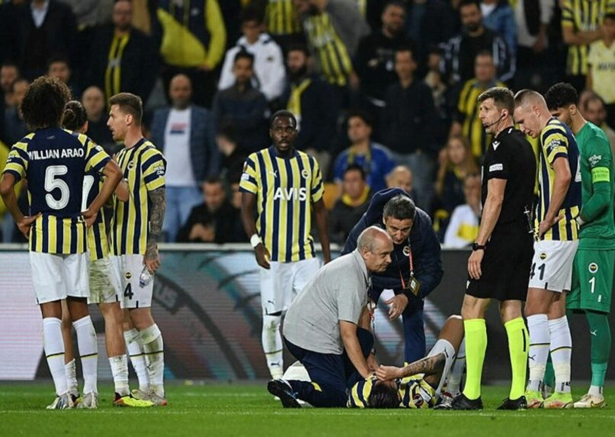 Fenerbahçe'ye Rennes maçında sakatlık şoku! Brezilyalı stoper oyuna devam edemedi...