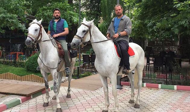 At sırtında hac yolculuğu yapan Polonyalı mühendis Balıkesir'de...
