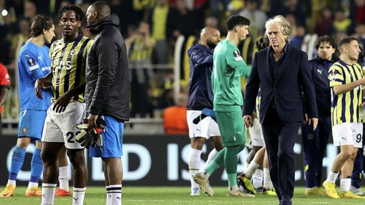 Fenerbahçe'de Jorge Jesus Rennes maçı sonrası açıklamalarda bulundu: Ona gösterilen tepkiler, bana gösterilmiş tepkidir...