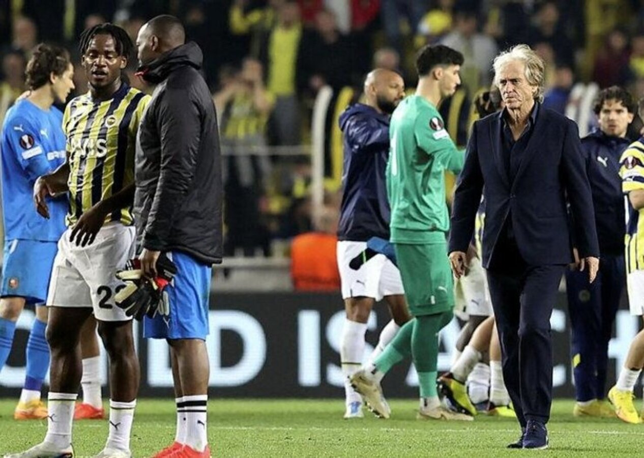 Fenerbahçe'de Jorge Jesus Rennes maçı sonrası açıklamalarda bulundu: Ona gösterilen tepkiler, bana gösterilmiş tepkidir...