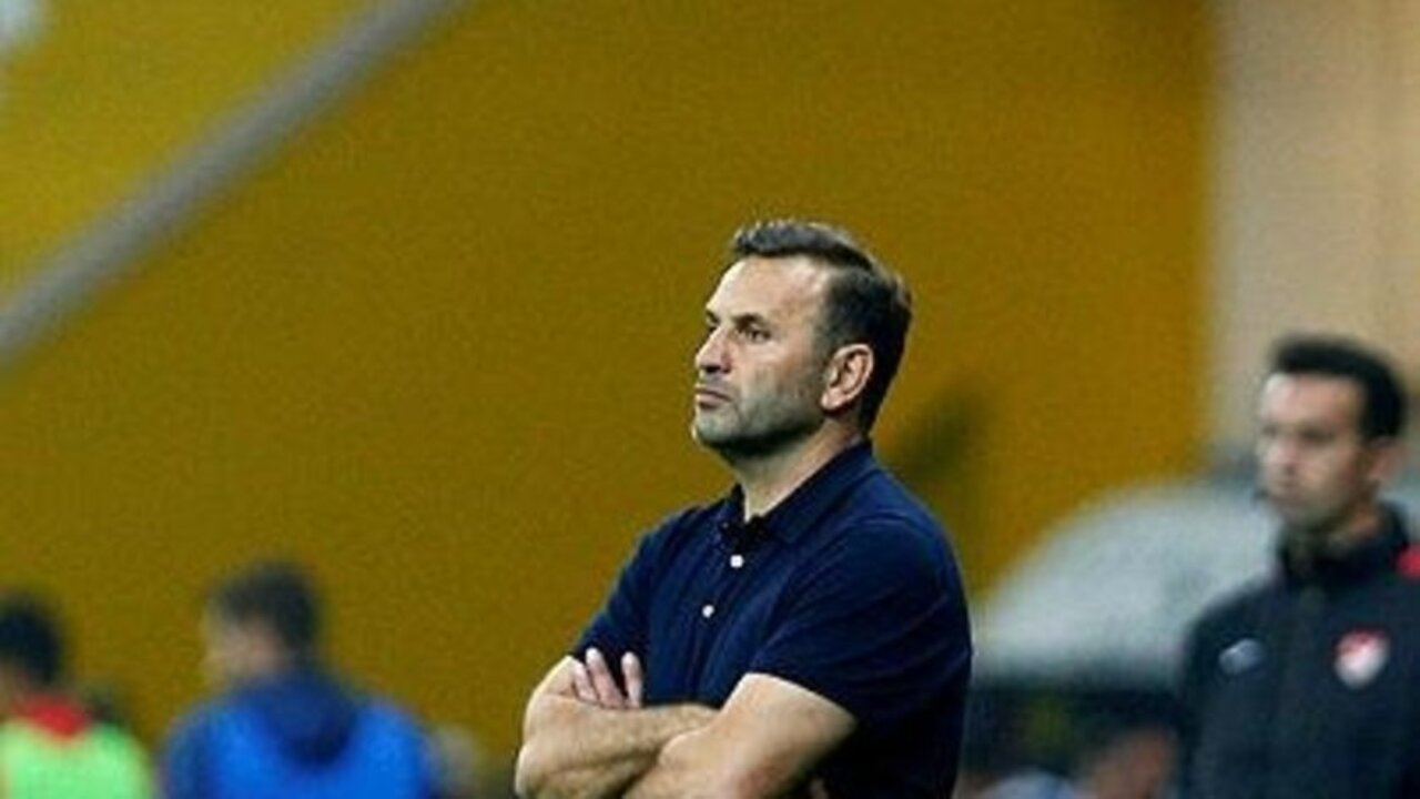 Galatasaray'da Okan Buruk Karagümrük maçı öncesi açıklamalarda bulundu: Geçen haftaki oyunumuzu oynayarak kazanmak istiyoruz...