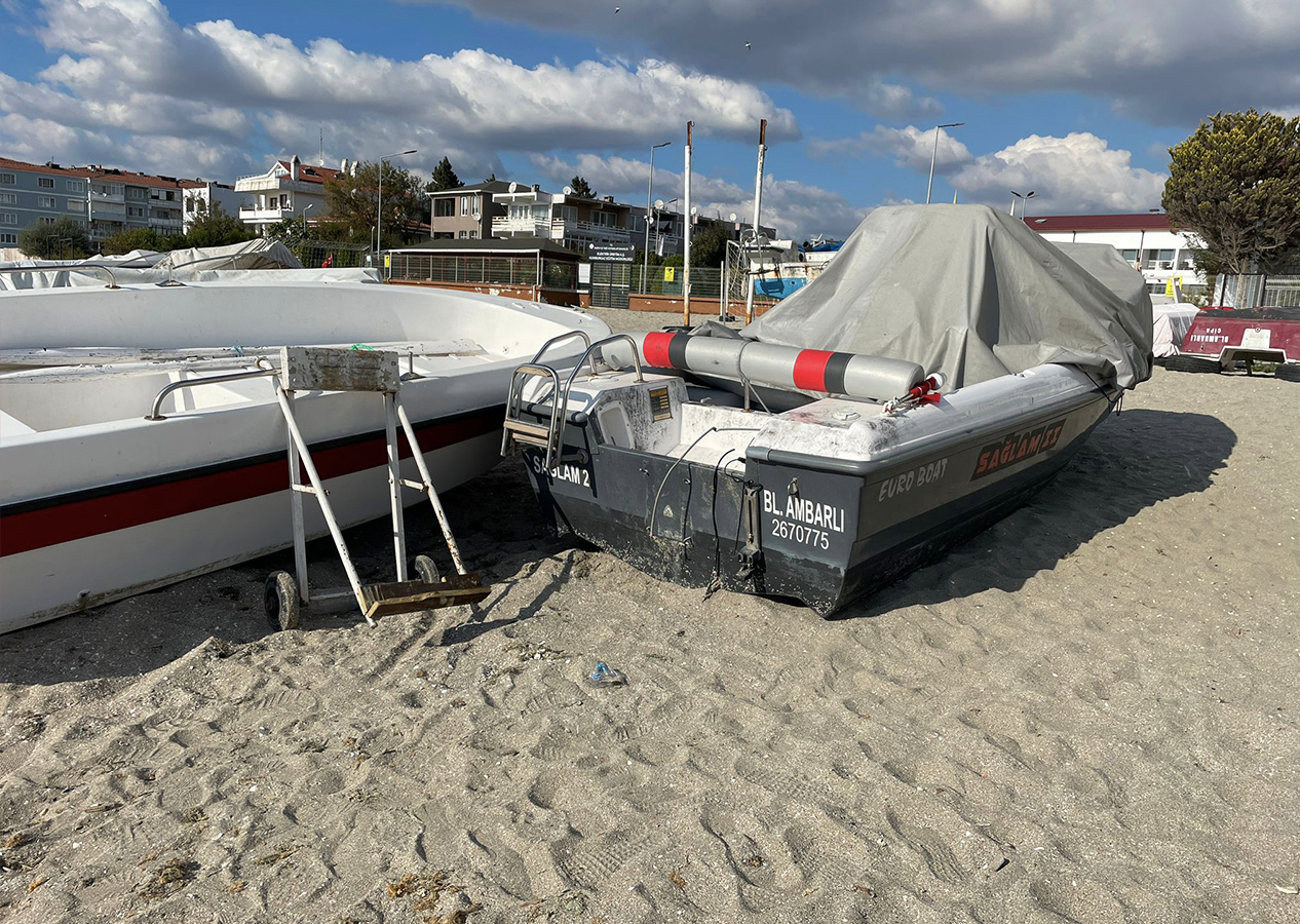 Sahillerde hırsız paniği: Jet-ski ile gelip teknelerin motorunu çalıyorlar