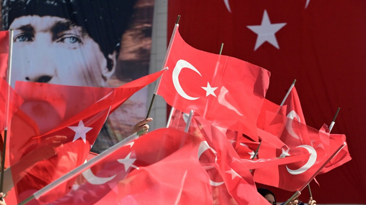 Türkiye Cumhuriyeti 99 yaşında: Genci, yaşlısı herkes ilk günkü heyecanla kutluyor