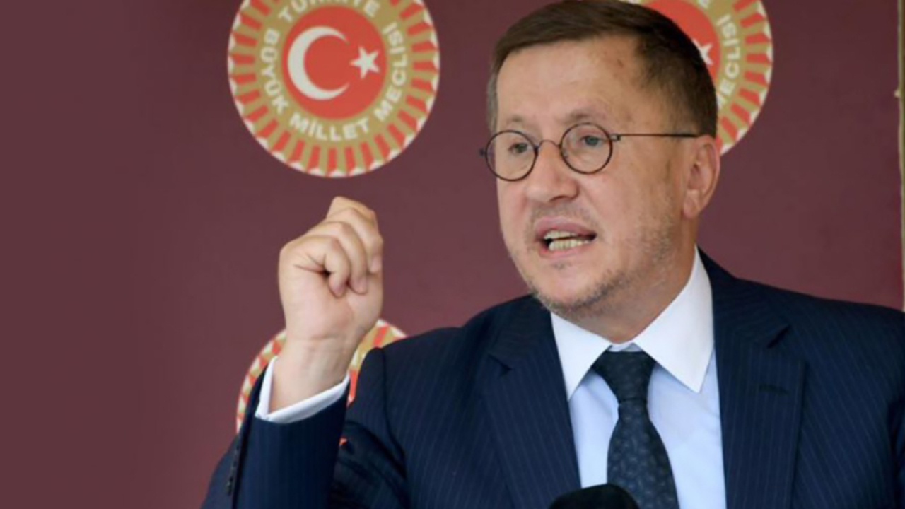 Lütfü Türkkan'a yakışmadı... İslam düşmanlığı yapmak için binlerce kişinin katilini savunmak