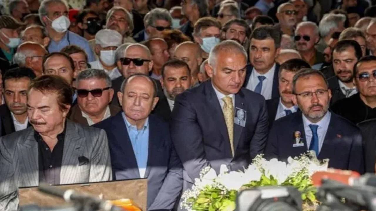 Ümit Kıvanç'tan cenaze sitemi