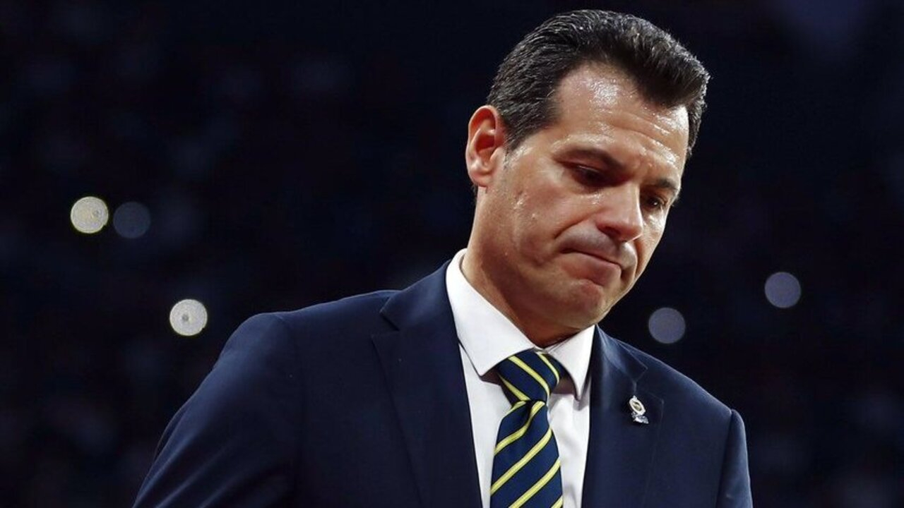 Fenerbahçe Beko başantrenörü Dimitris Itoudis'ten Anadolu Efes galibiyeti sonrası Jorge Jesus yanıtı...