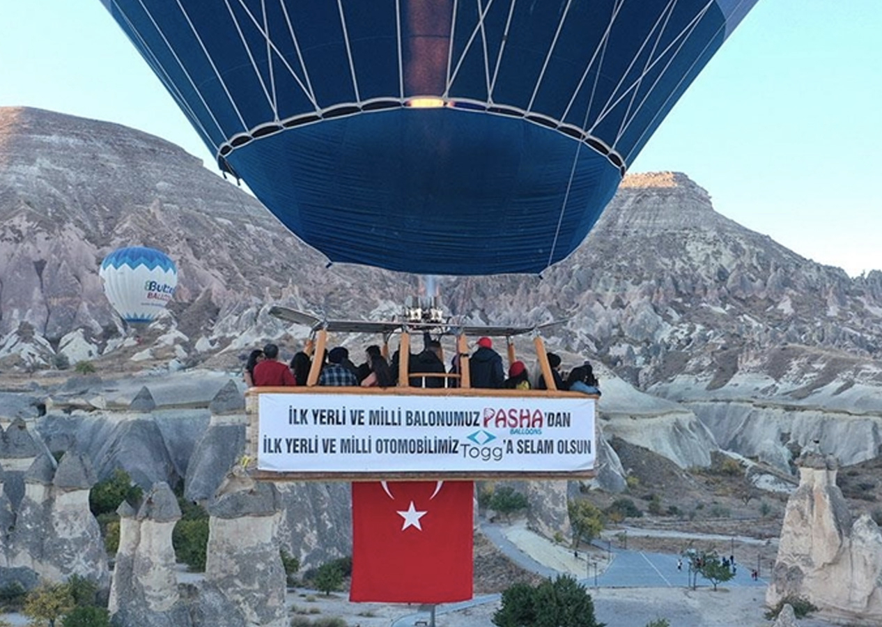 Yerli sıcak hava balonundan TOGG'a 'selam' uçuşu