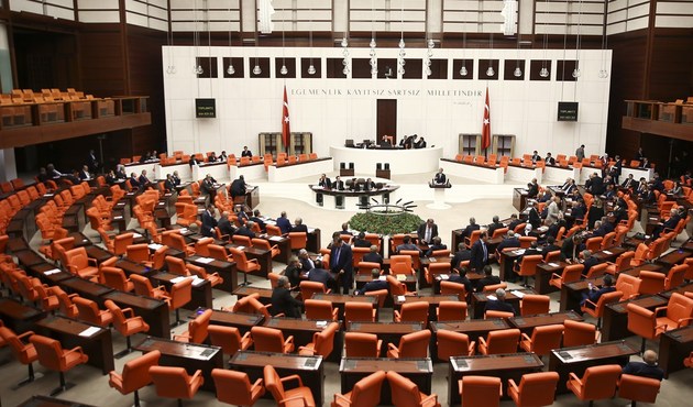 Ak Parti ve MHP içtüzük metninde anlaştı...
