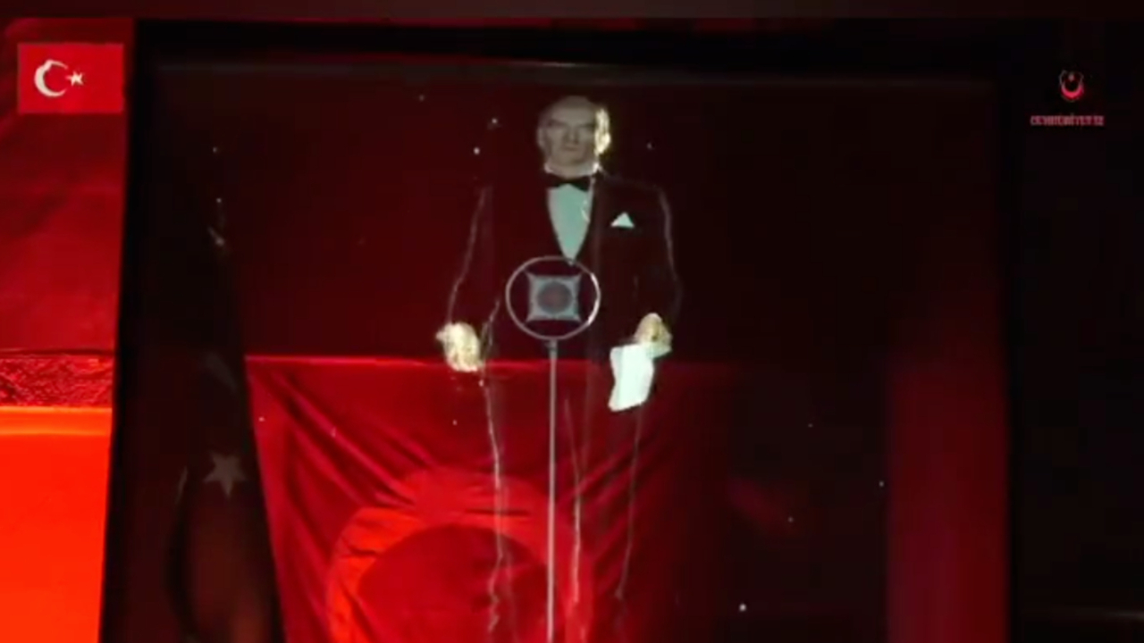 Vodafone Park’taki ‘Atatürk’ hologramı alay konusu oldu