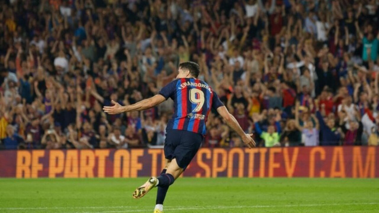 Lewandowski Barcelona'yı 90+3'te zirveye uçurdu! Valencia'yı deplasmanda 1-0 mağlup ettiler