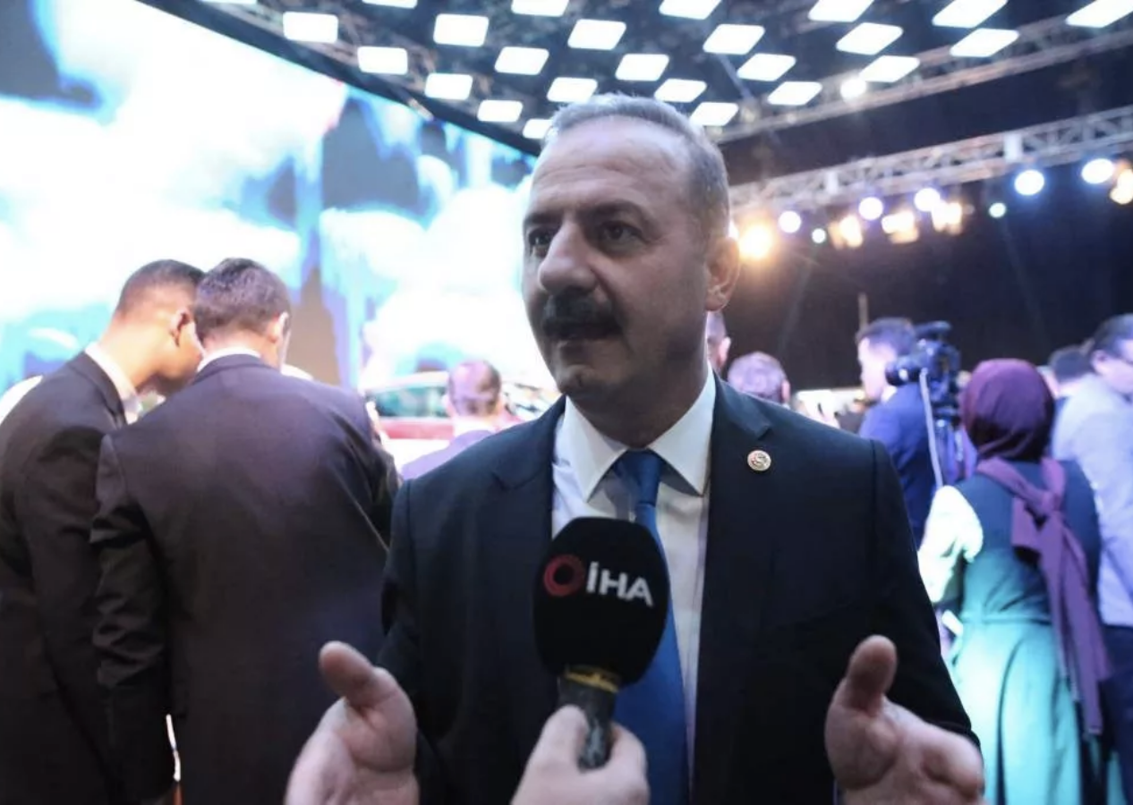 İYİ Partili Yavuz Ağıralioğlu, Togg'a hayran kaldı