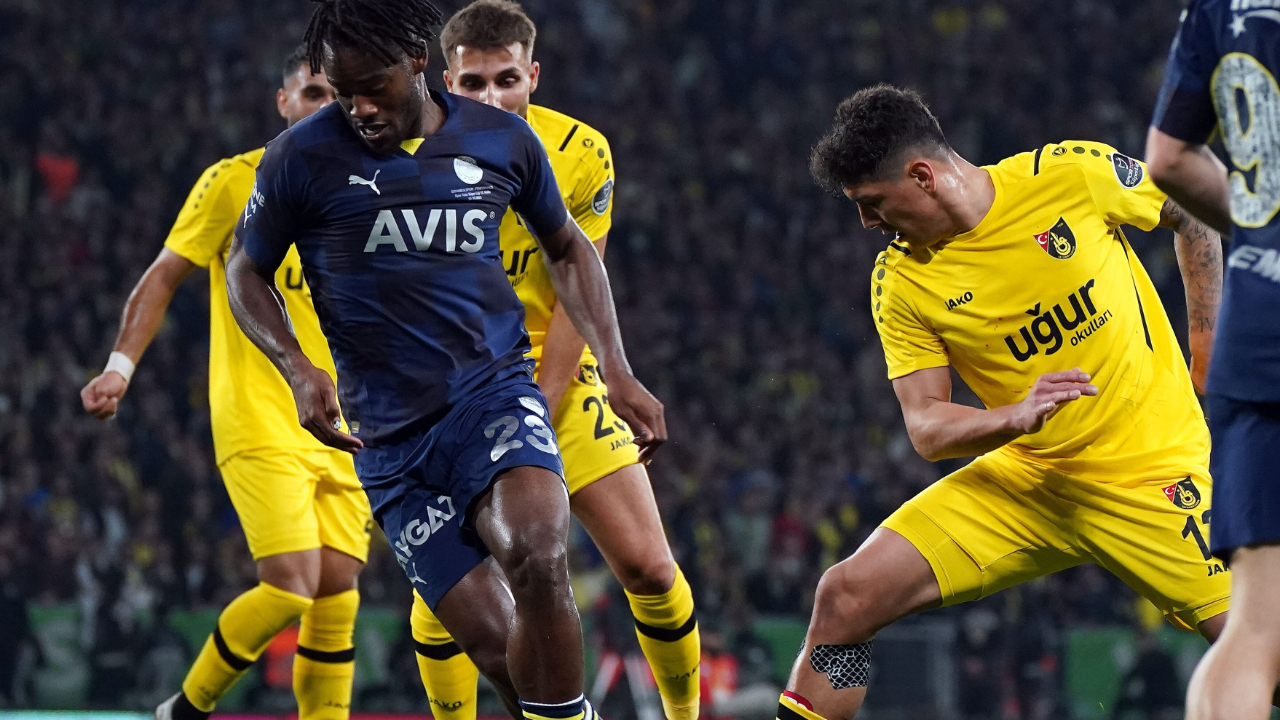 Fenerbahçe ve İstanbulspor 6 bin 468 gün sonra ilki yaşadı!