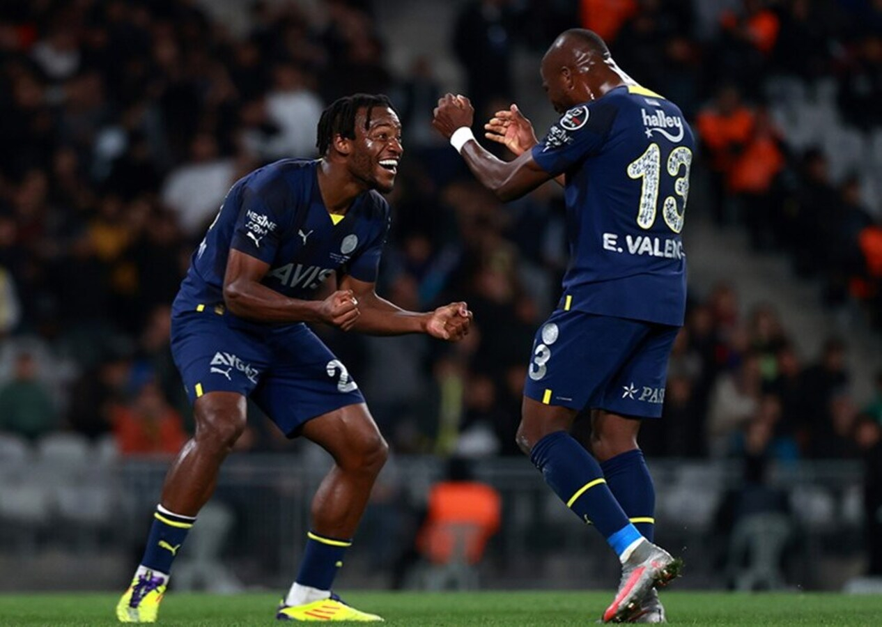 Batshuayi bende varım dedi, Valencia farkı açtı! Fenerbahçe'nin golcüleri parmak ısırtıyor...
