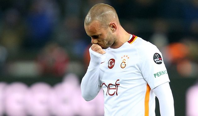 Sneijder’den şok hareket! Galatasaray’ı sildi