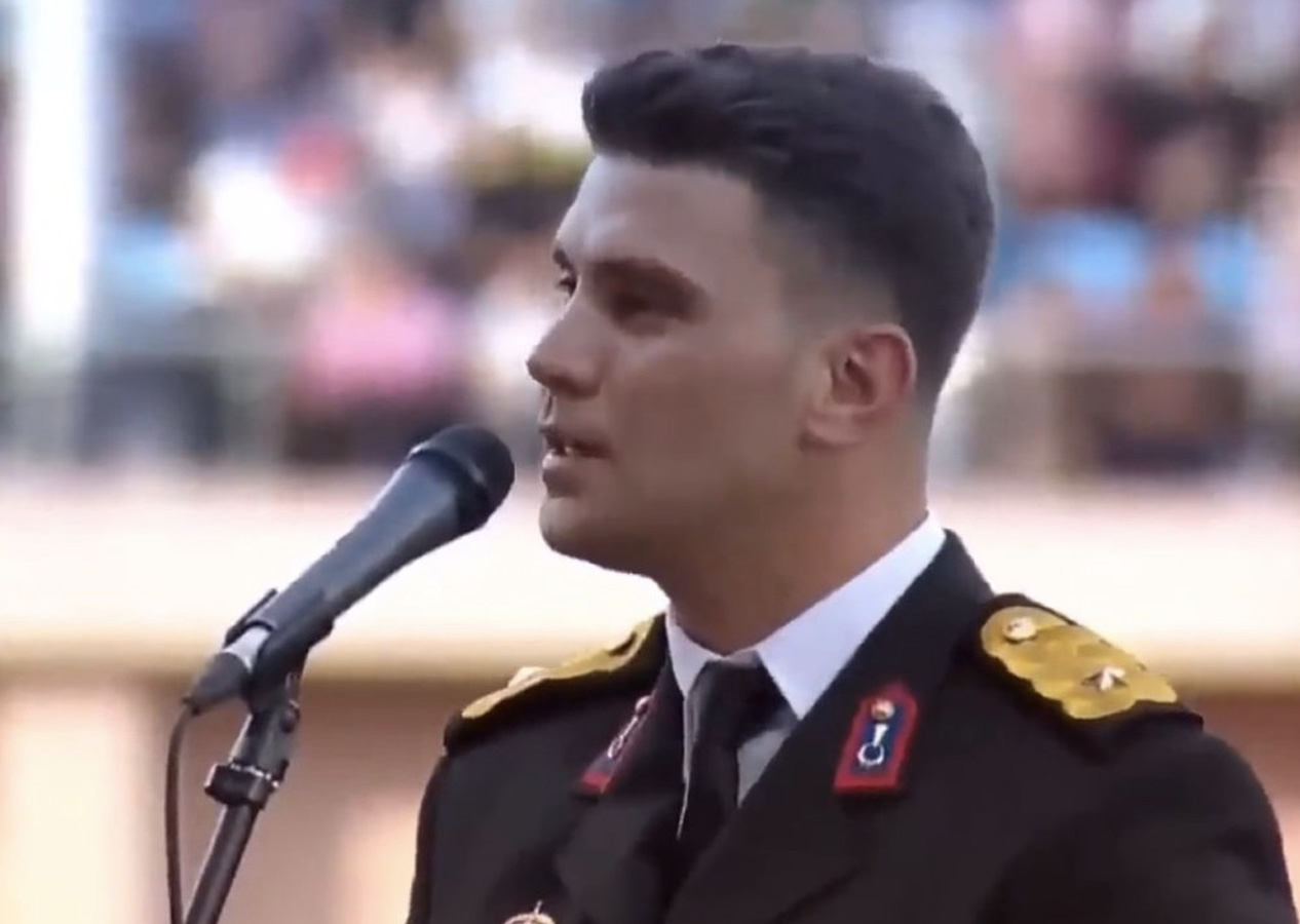 Subayların mezuniyet töreninde yaşandı: 'İnci Tanem' performansına beğeni yağdı